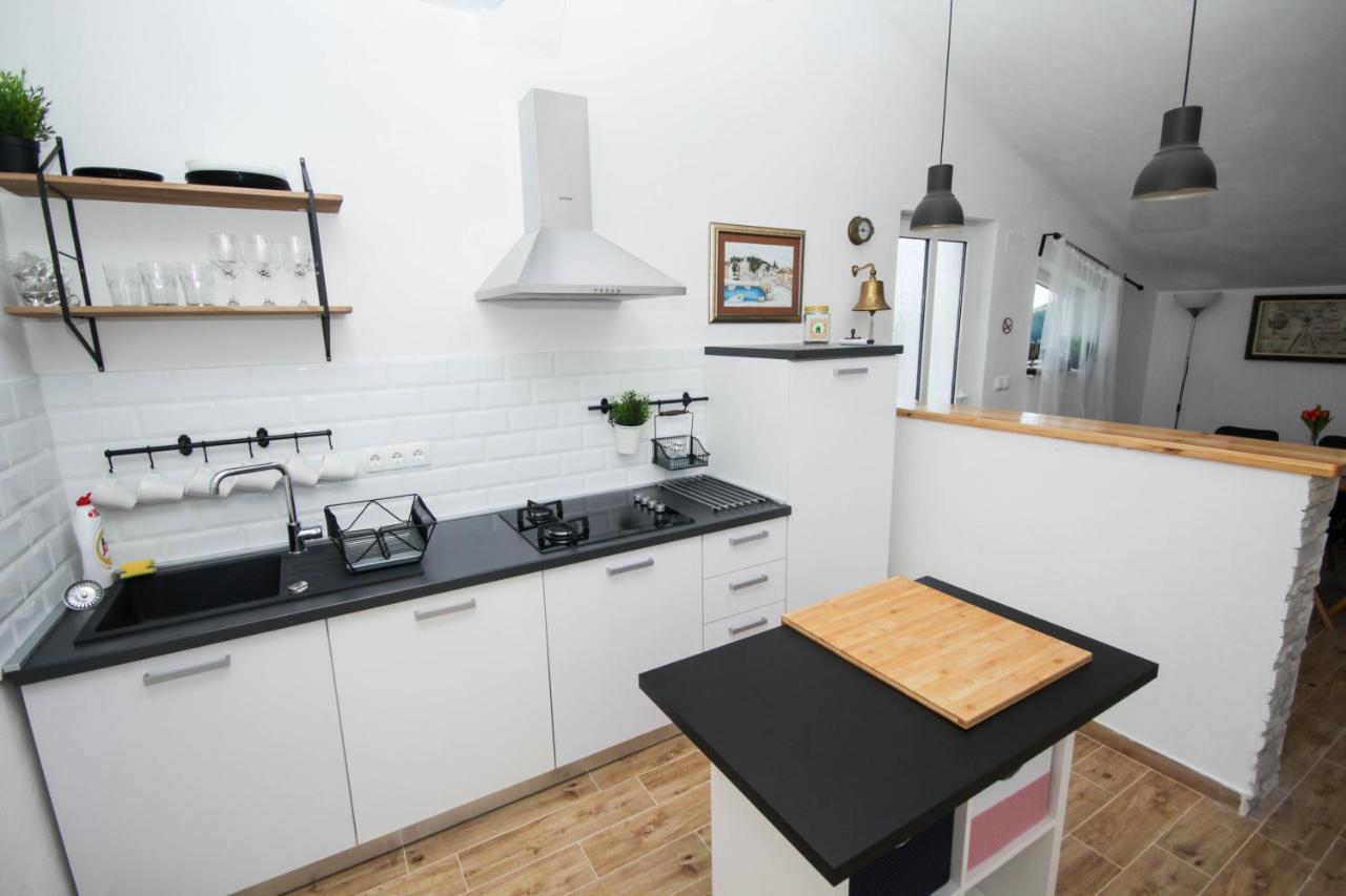 Lola'S Apartments Tribalj 외부 사진
