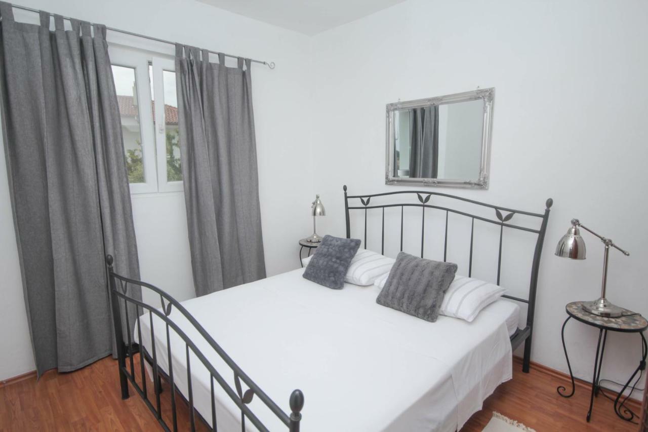 Lola'S Apartments Tribalj 외부 사진